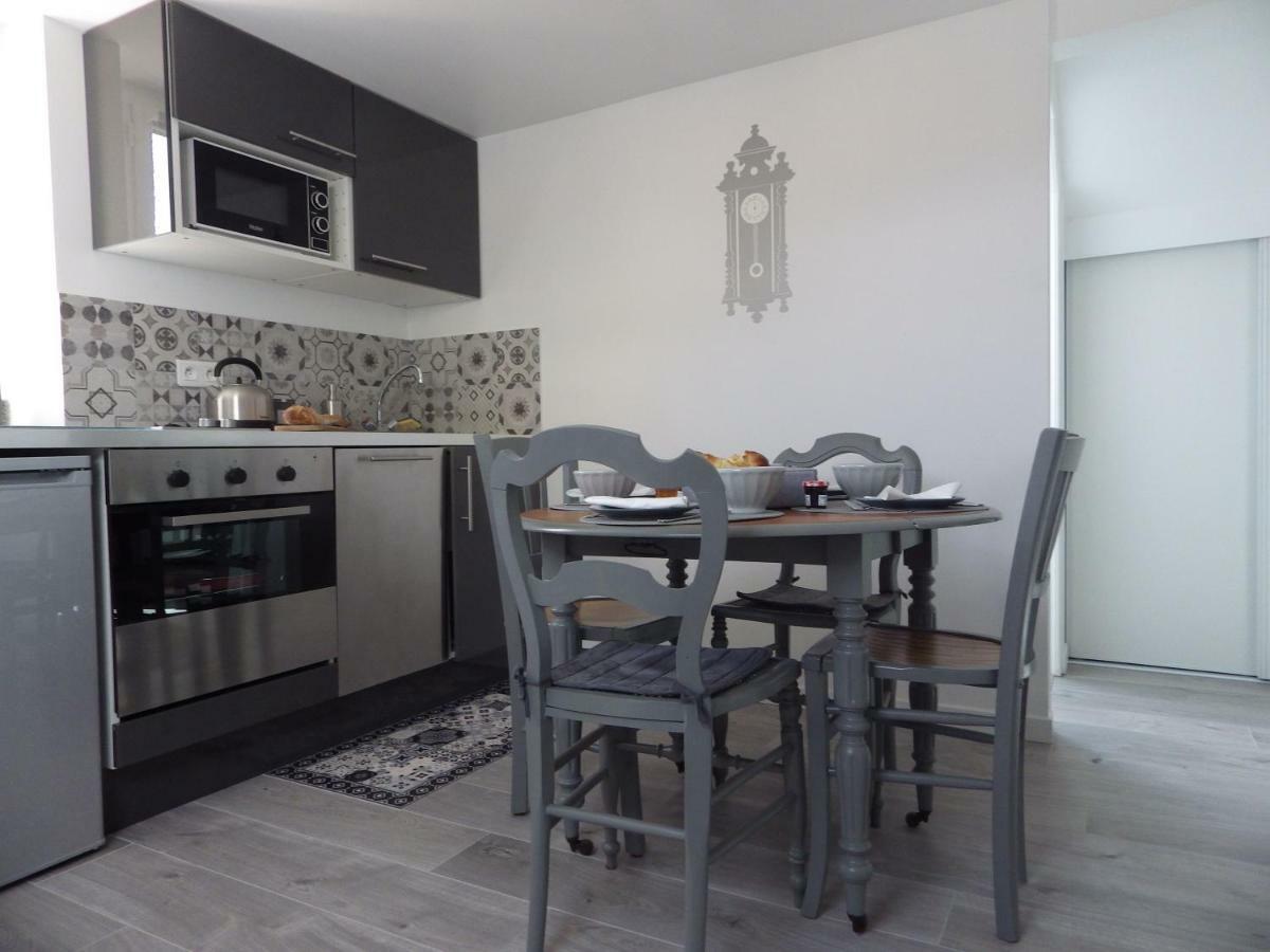 Les Tournelles Apartamento Versalhes Exterior foto